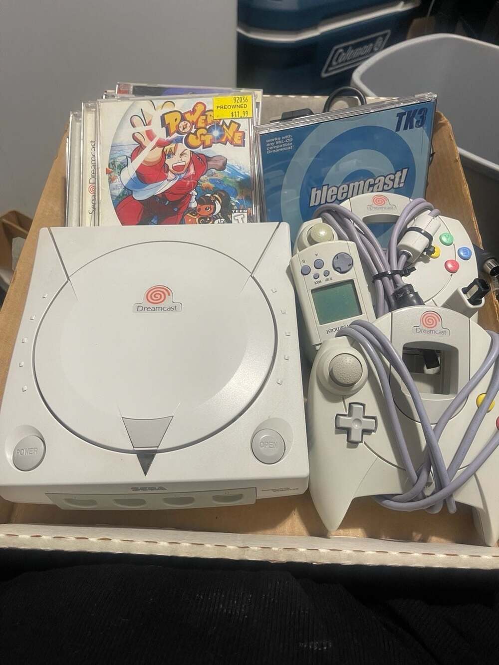 Sega Dreamcast White Console Bundle with 2 Controllers and Games